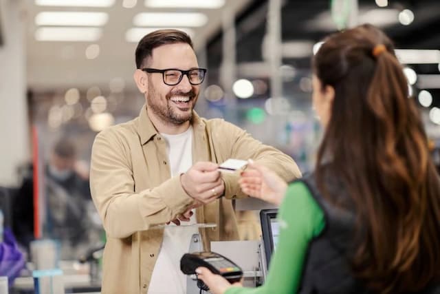 How to Spot the Difference Between Bill Discounting Vs. Bill Purchase for Your Business