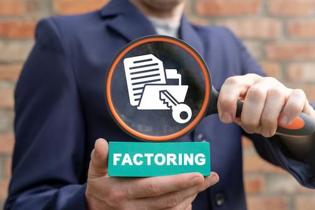 Factoring vs. Bill Discounting: Key Differences, Benefits, and Risks